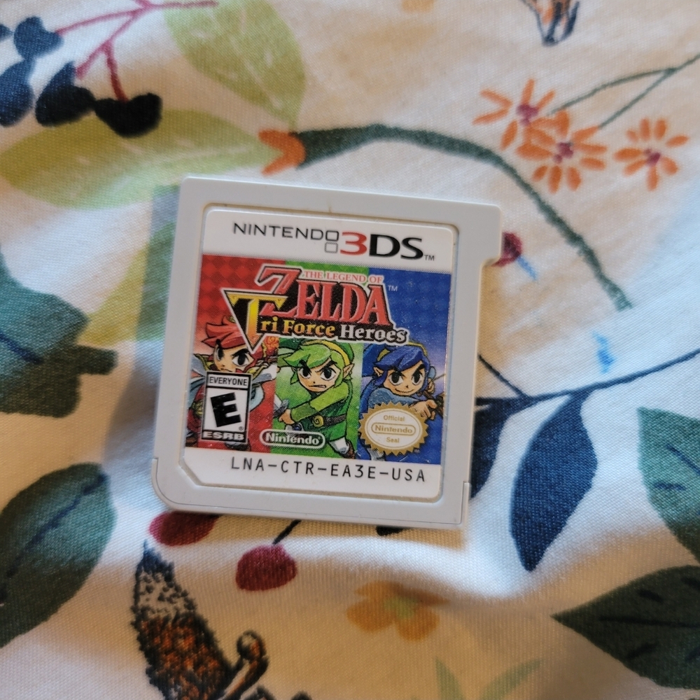 Nintendo White 3DS Game Cartridge The Legend of Zelda